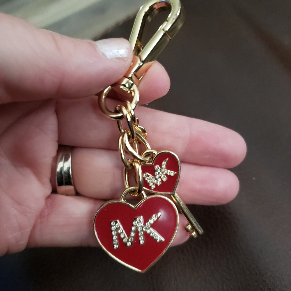 Mich kors charm